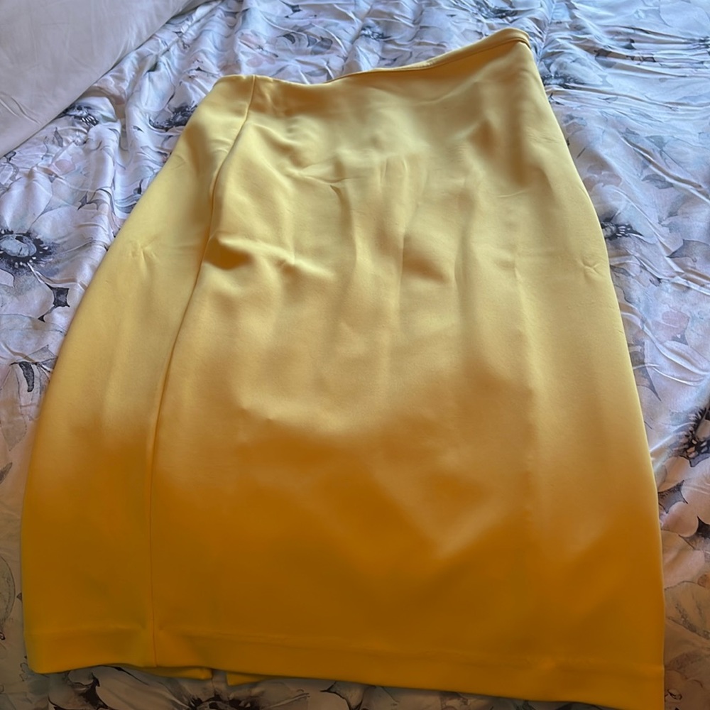 Yellow skirt